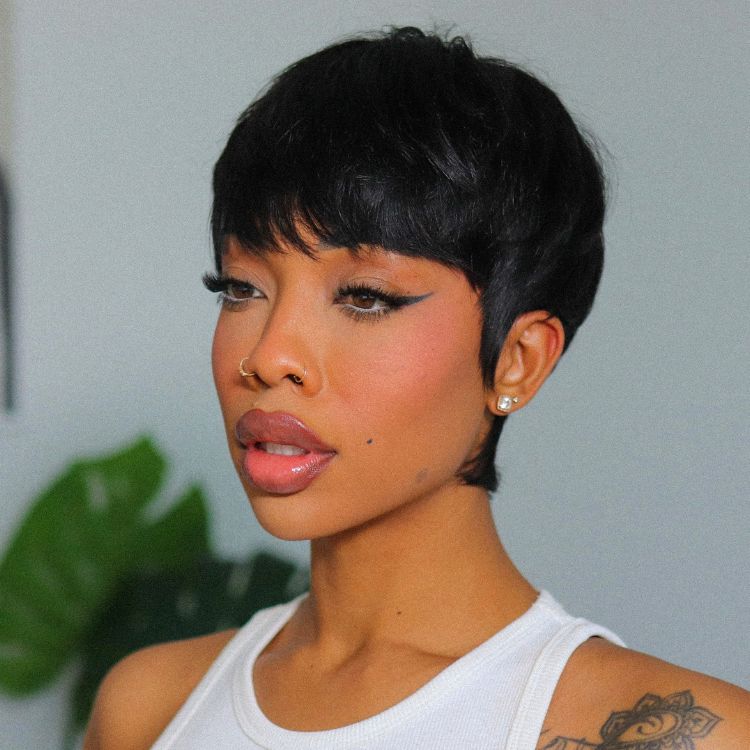 Glueless Short Cut Wig with Bangs – Throw On & Go